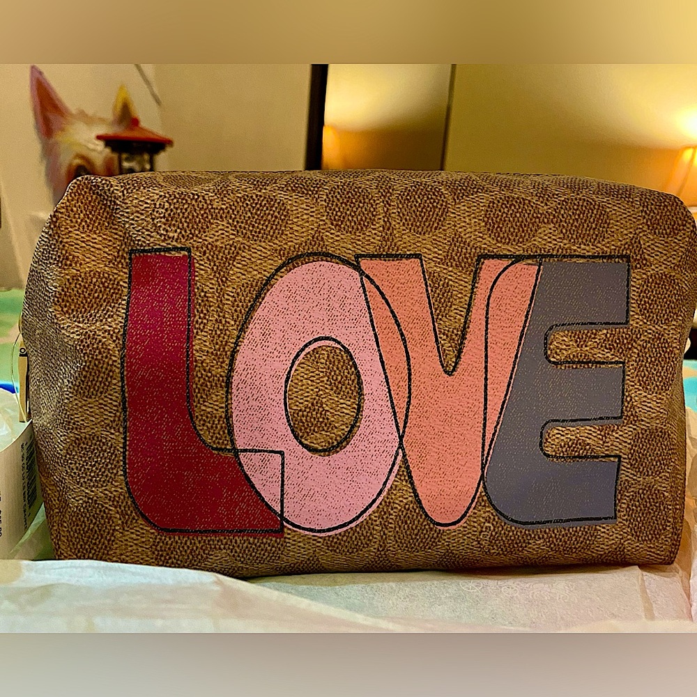 Coach Large Boxy Cosmetic Case In Signature Canvas With Love Print. Style# 89546